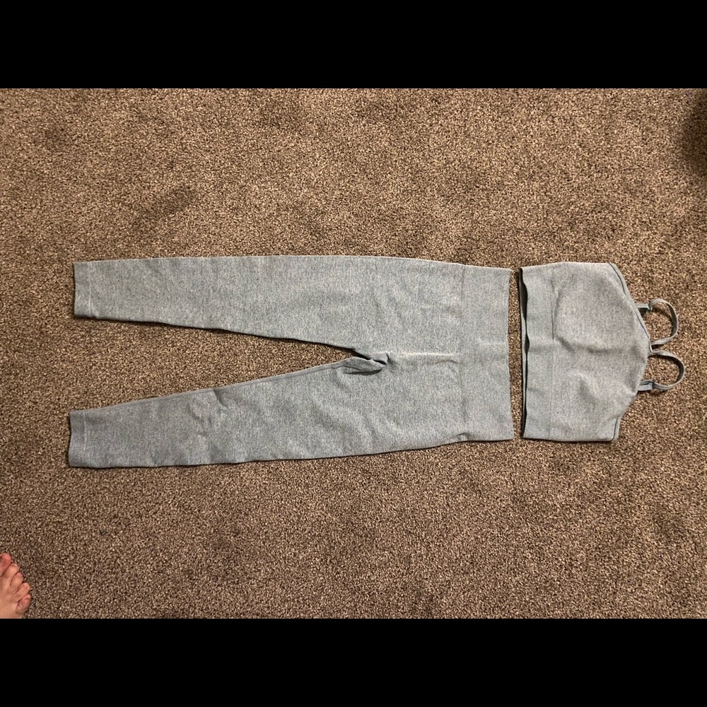 Workout set halter top style